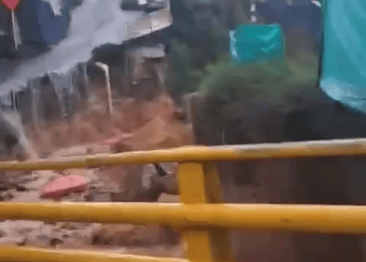 Emergencia en Medellín: fuerte aguacero provoca desbordamiento y deja daños en zona rural