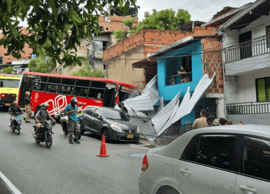 🚨 Accidente con bus de servicio público en Robledo Miramar genera alerta en Medellín