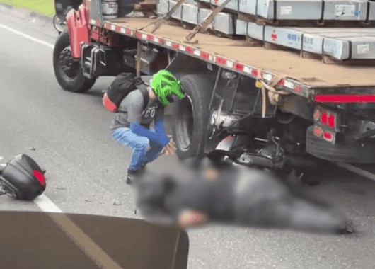 🚨 | Trágico accidente en la autopista Medellín–Bogotá deja un motociclista muerto