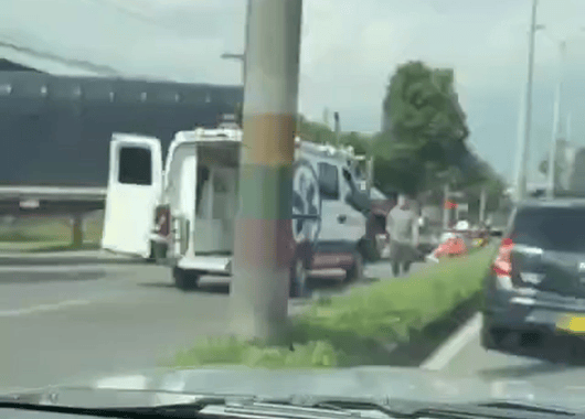 🚨 Motociclista resulta lesionado en accidente en la Autopista Sur, Itagüí