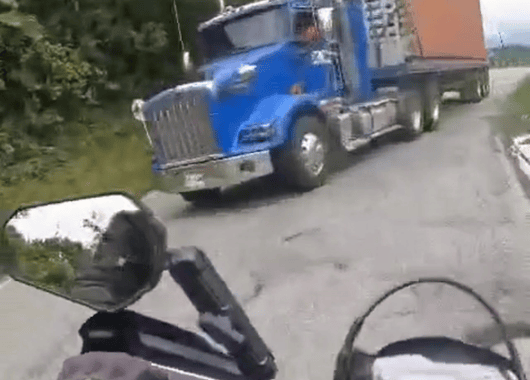 ¡Se salvó de milagro en la vía a Puerto Valdivia!