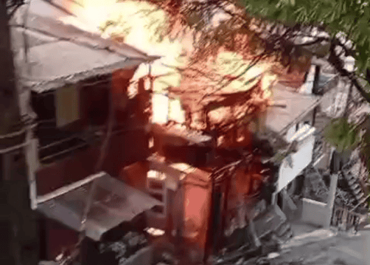 Incendio estructural en Manrique dejó dos viviendas afectadas