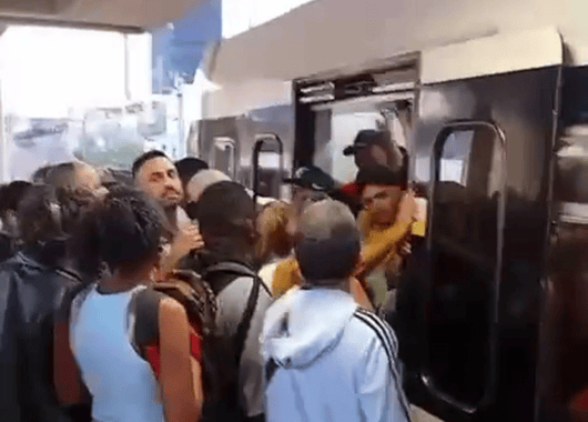 Caso de intolerancia en estación San Antonio del Metro dejó a una mujer desmayada