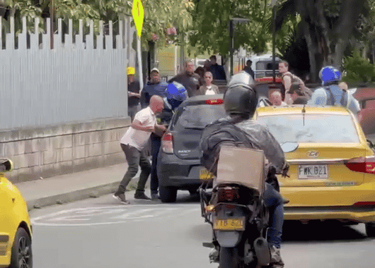 Conductor evade control en la Terminal del Norte y embiste a agente de tránsito