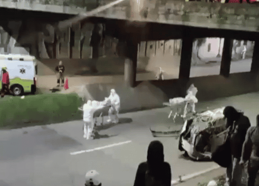 Tragedia en la madrugada: accidente en el deprimido de Villanueva deja dos muertos y varios heridos