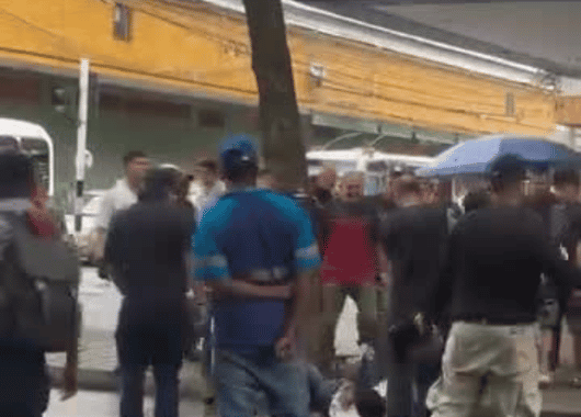 Medellín se cansa de la delincuencia: comunidad frustra robo en la Placita de Flórez