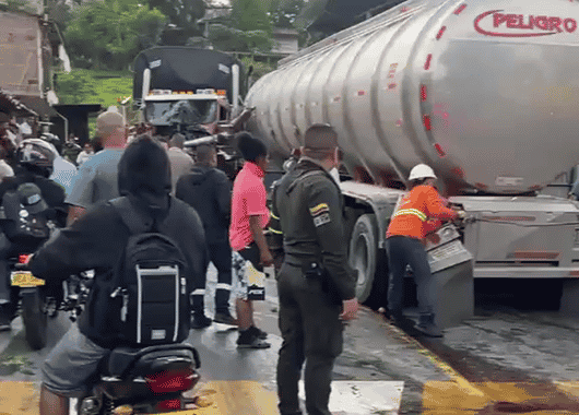 Cierre total en vía Puerto Berrío-Cisneros por siniestro vial