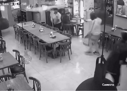 ¡Valiente ciudadano frustró un hurto en restaurante de Robledo Pilarica, en Medellín!