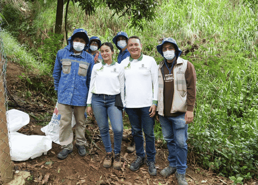 Avanzan obras para reducir el riesgo en la quebrada La Aguadita y recuperar acceso a la Normal Superior de Medellín