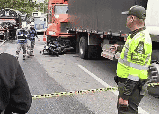 Motociclista murió en accidente de tránsito en la Autopista Norte, a la altura del peaje El Hatillo